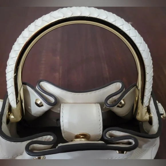 Michael Kors Small Ring Bucket-shoulder strap Light Cream with Gold Accents NWOT - Picture 7 of 11